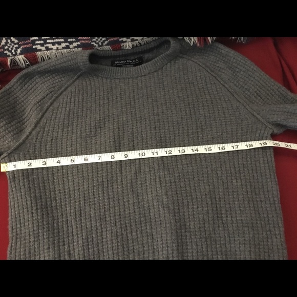 Banana Republic Wool Sweater - Picture 2 of 4
